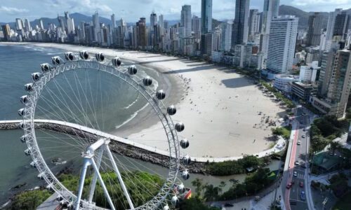 Vista da Praia Central de Balneário Camboriú do Pontal Norte — Foto: Vinicius Alves/PMBC/Divulgação